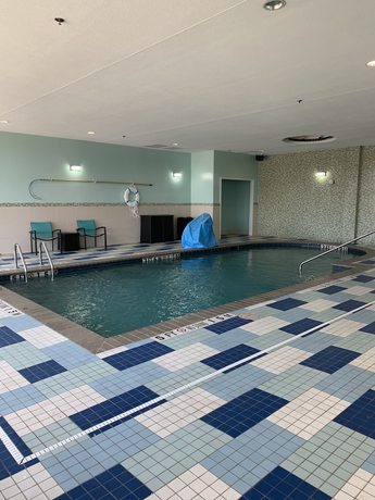 Imagen de la piscina del Hotel Springhill Suites Houston Baytown. Foto 20