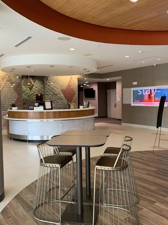 Imagen de los interiores del Hotel Springhill Suites Houston Baytown. Foto 19