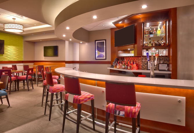 Imagen del bar/restaurante del Hotel Springhill Suites Houston I-45 North. Foto 2