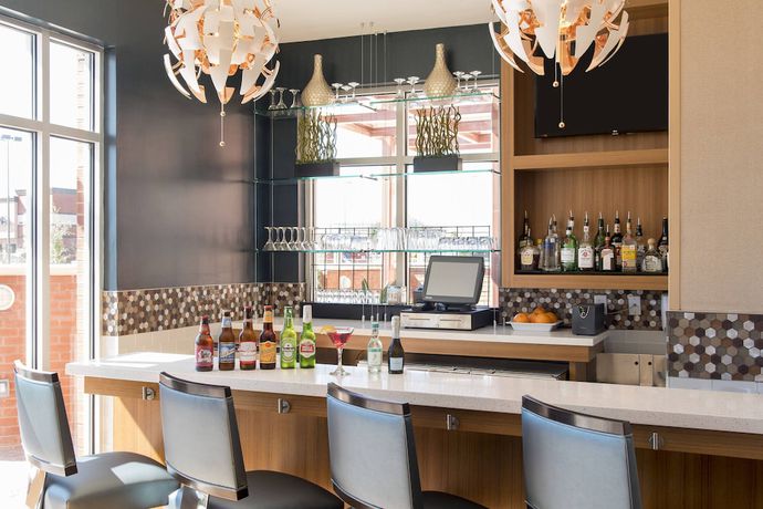 Imagen del bar/restaurante del Hotel Springhill Suites Houston Sugar Land. Foto 3