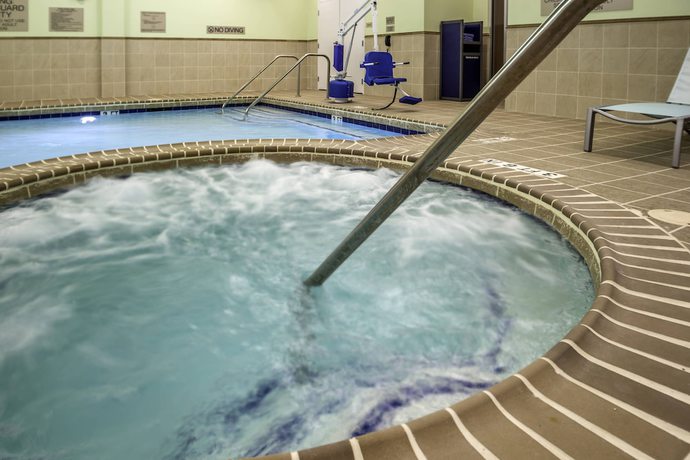 Imagen de la piscina del Hotel Springhill Suites Houston Westchase. Foto 20