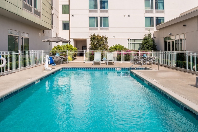 Imagen de la piscina del Hotel Springhill Suites Huntsville Downtown. Foto 18
