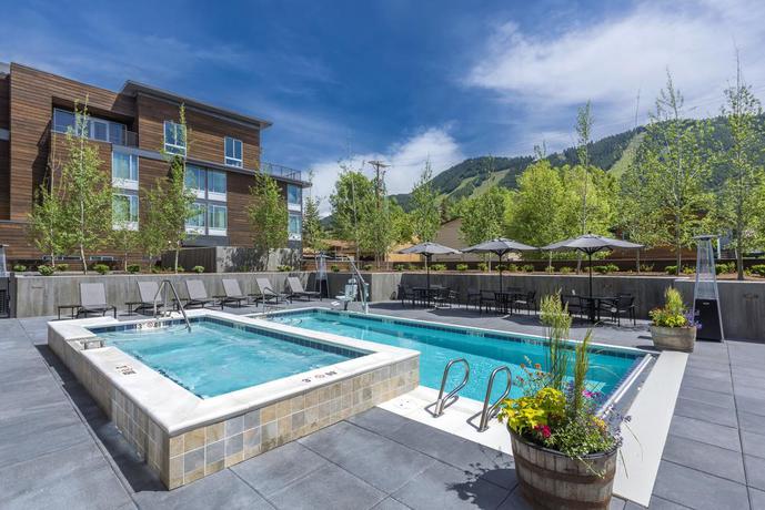Imagen de la piscina del Hotel Springhill Suites Jackson Hole. Foto 18