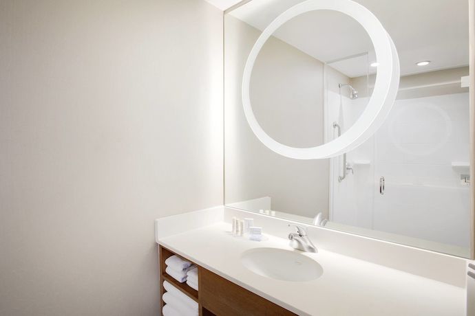 Imagen de los interiores del Hotel Springhill Suites Marriott Airport. Foto 11