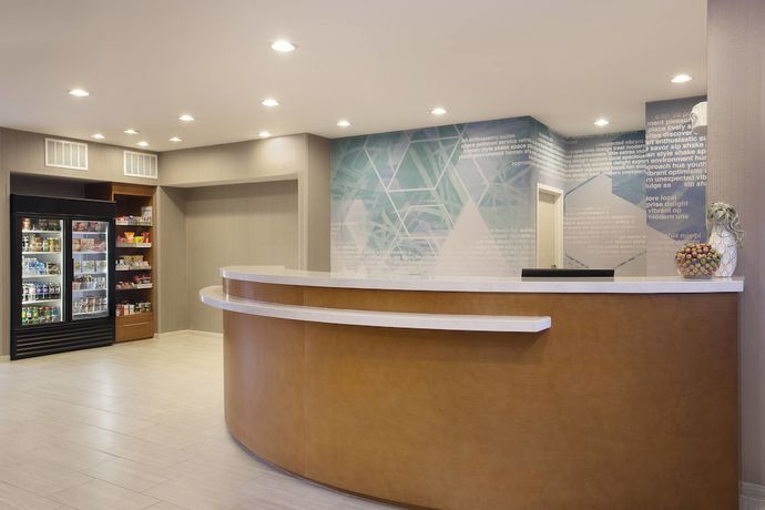 Imagen de los interiores del Hotel Springhill Suites Marriott Airport. Foto 12