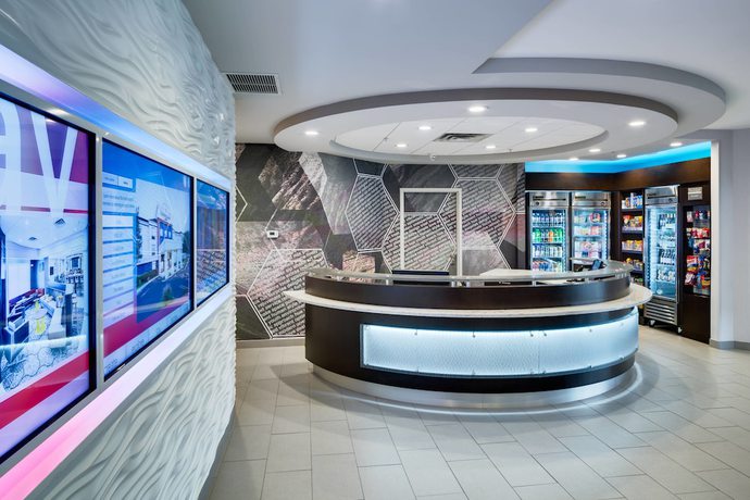 Imagen de los interiores del Hotel Springhill Suites Milford. Foto 14