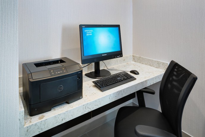 Imagen de los interiores del Hotel Springhill Suites Milford. Foto 17