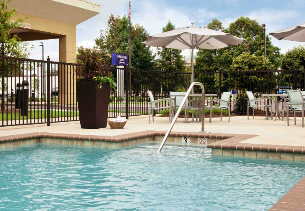 Imagen de la piscina del Hotel Springhill Suites Mobile. Foto 11