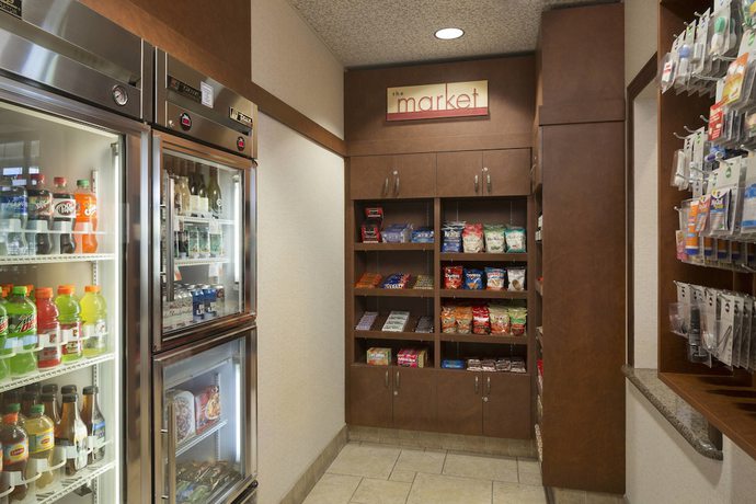 Imagen de los interiores del Hotel Springhill Suites Napa Valley. Foto 18