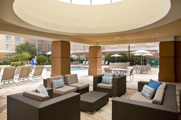 Imagen de los exteriores del Hotel Springhill Suites Orlando Lake Buena Vista Marriott Village. Foto 9