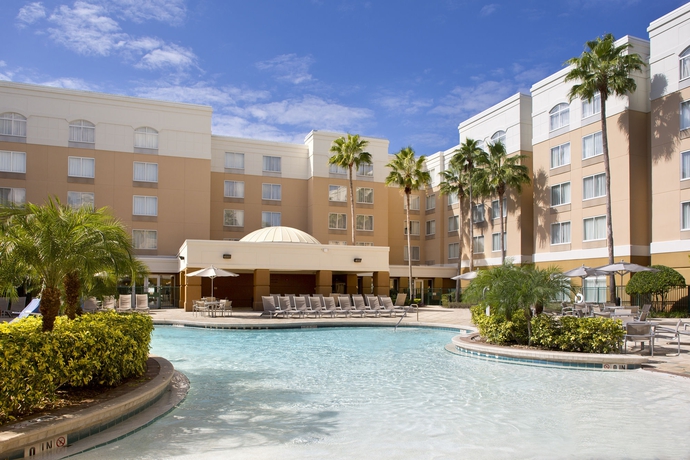 Imagen de la piscina del Hotel Springhill Suites Orlando Lake Buena Vista Marriott Village. Foto 11