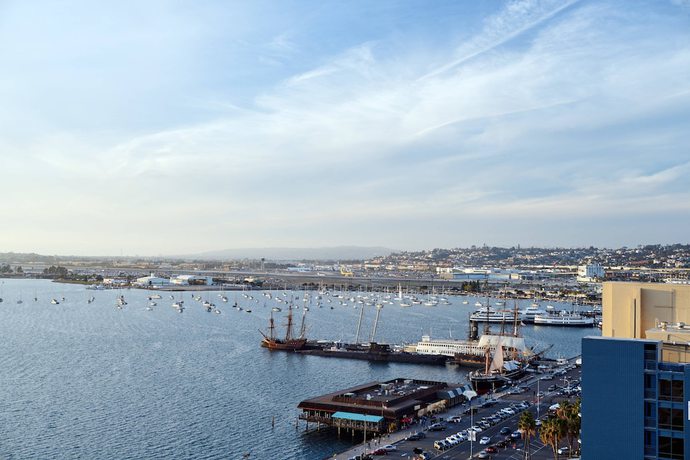 Imagen de la habitación del Hotel Springhill Suites San Diego Downtown/Bayfront. Foto 11