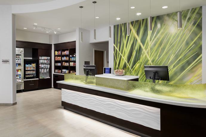 Imagen de los interiores del Hotel Springhill Suites San Diego Mission Valley. Foto 17