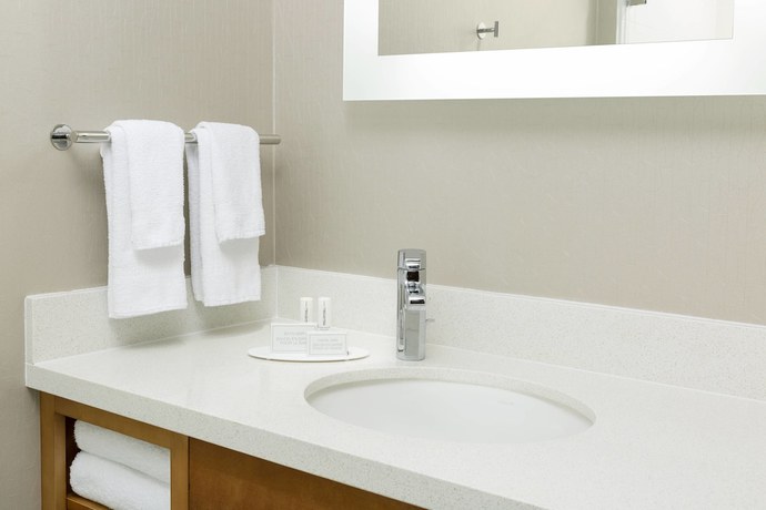 Imagen de la habitación del Hotel Springhill Suites San Diego Mission Valley. Foto 3