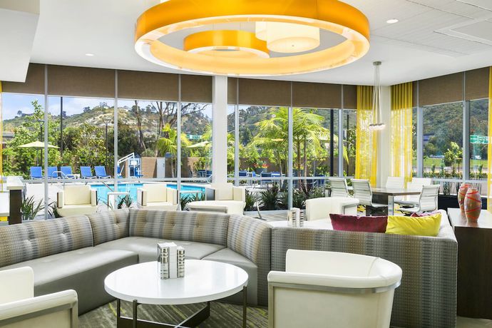 Imagen de los interiores del Hotel Springhill Suites San Diego Mission Valley. Foto 19