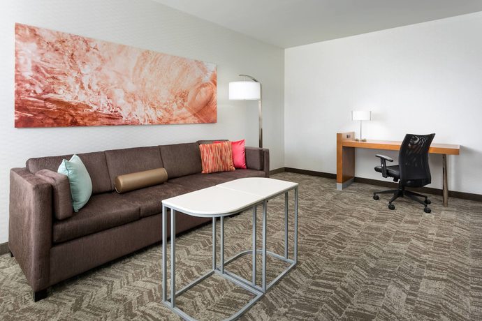 Imagen de la habitación del Hotel Springhill Suites San Diego Mission Valley. Foto 13