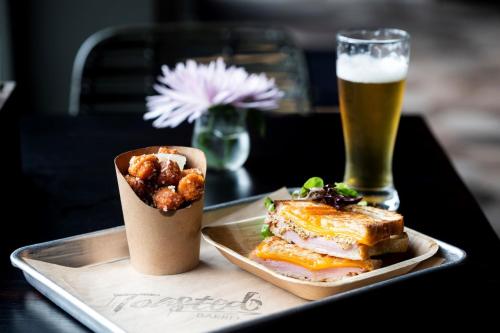 Imagen general del Hotel Springhill Suites Savannah Downtown / Historic District. Foto 13