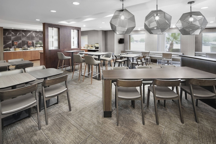 Imagen del bar/restaurante del Hotel Springhill Suites Scottsdale North. Foto 5