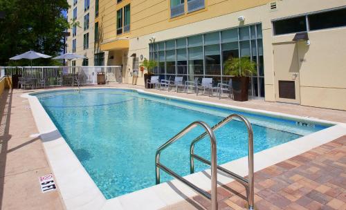 Imagen de la piscina del Hotel Springhill Suites Tampa North. Foto 10