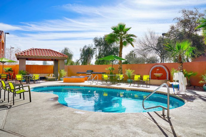 Imagen de la piscina del Hotel Springhill Suites Tempe At Arizona Mills Mall. Foto 20