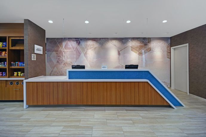 Imagen de los exteriores del Hotel Springhill Suites by Marriott Hartford Cromwell. Foto 9