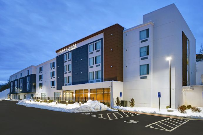 Imagen de los exteriores del Hotel Springhill Suites by Marriott Hartford Cromwell. Foto 10
