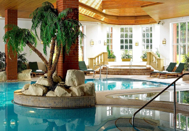 Imagen de la piscina del Hotel Sprowston Manor , Golf and Country Club. Foto 16