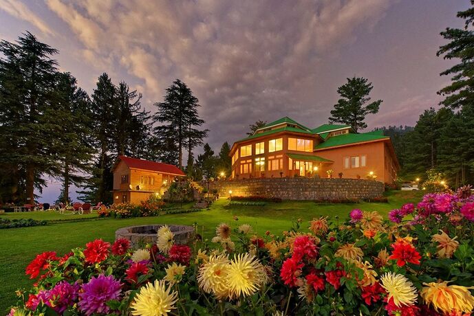 Imagen general del Hotel Spruce Resort Shogran. Foto 10