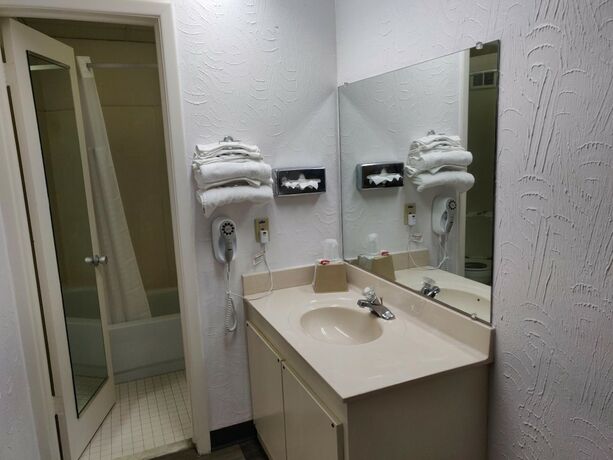 Imagen general del Hotel Sprucewood Inn. Foto 3