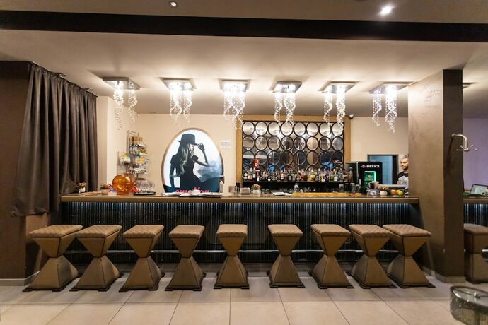 Imagen del bar/restaurante del Hotel Sps. Foto 18