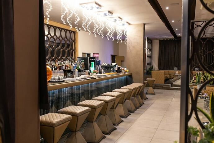 Imagen del bar/restaurante del Hotel Sps. Foto 19