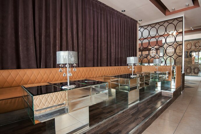 Imagen de los interiores del Hotel Sps. Foto 39