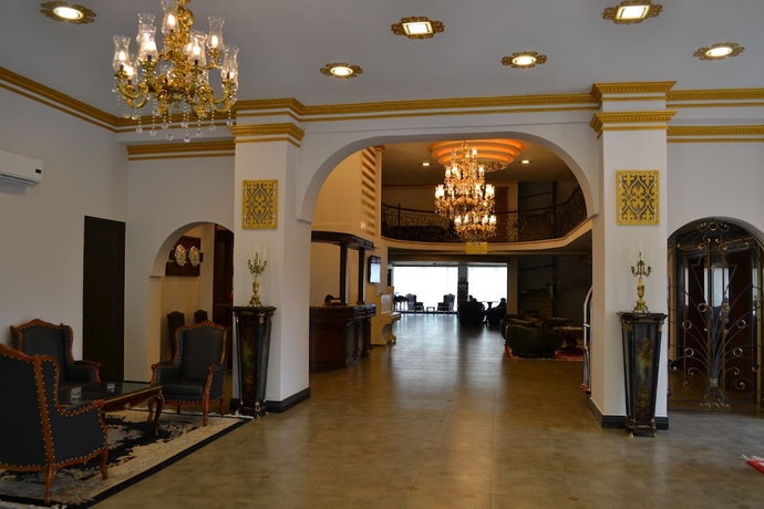 Imagen de los interiores del Hotel Sputnik Batumi. Foto 18
