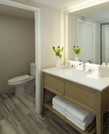 Imagen de la habitación del Hotel Spyglass Inn. Foto 4