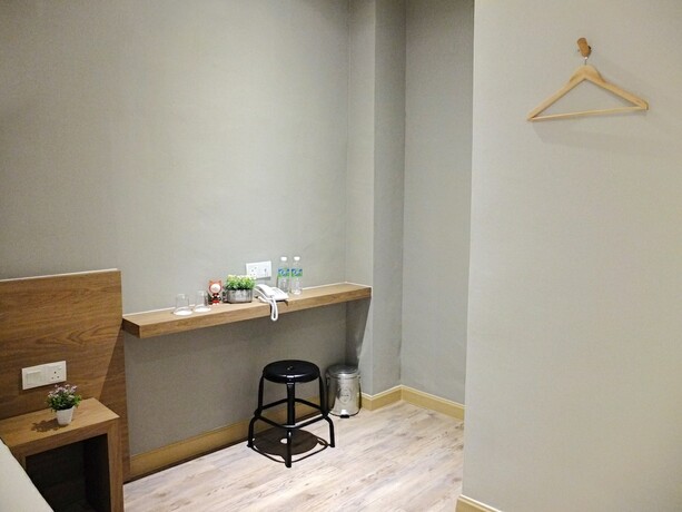 Imagen general del Hotel Square Inn. Foto 12