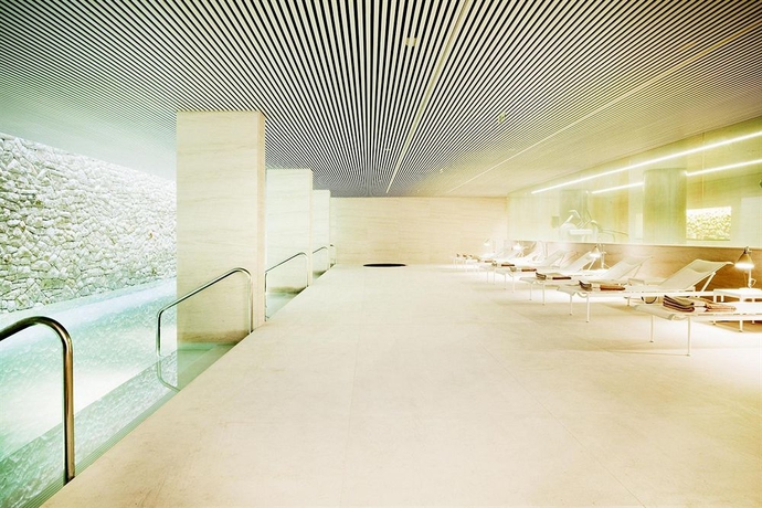 Imagen de la piscina del Hotel Square Nine Hotel Belgrade-the Leading Hotels Of The World. Foto 13