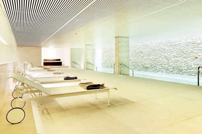 Imagen de la piscina del Hotel Square Nine Hotel Belgrade-the Leading Hotels Of The World. Foto 14