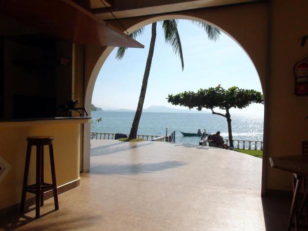 Imagen del bar/restaurante del Hotel Squares Beachfront Apartments. Foto 6