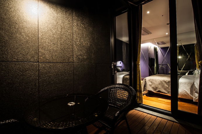 Imagen de la habitación del Hotel Sr Sadang. Foto 4