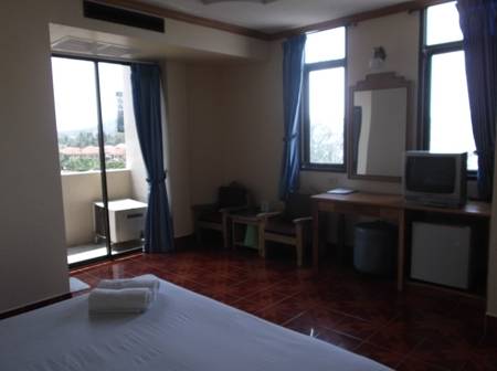 Imagen de la habitación del Hotel Sr, Surat Thani. Foto 2