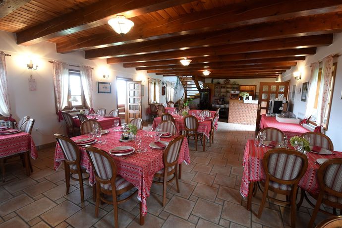 Imagen del bar/restaurante del Hotel SrCe Prirode. Foto 6