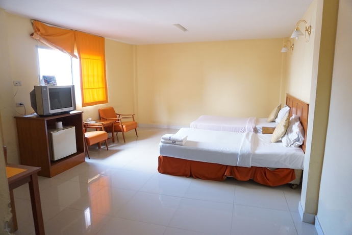 Imagen de la habitación del Hotel Sri Chumphon. Foto 9