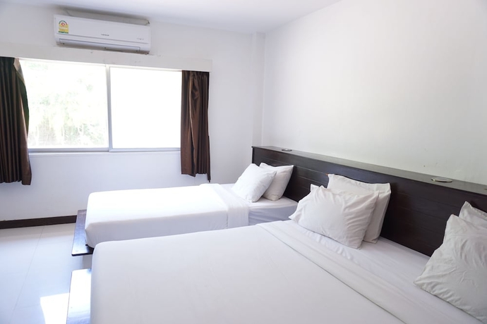 Imagen de la habitación del Hotel Sri Chumphon. Foto 11