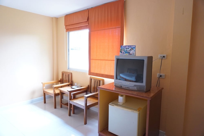 Imagen de la habitación del Hotel Sri Chumphon. Foto 13