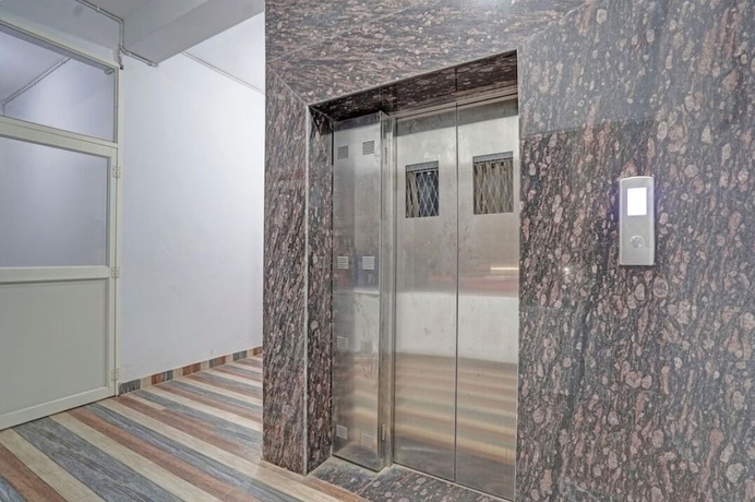 Imagen de los interiores del Hotel Sri Krishna Palace. Foto 10