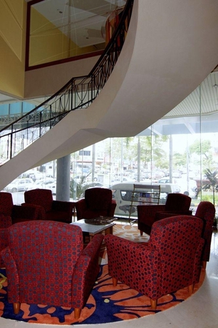 Imagen de los interiores del Hotel Sri Petaling. Foto 9