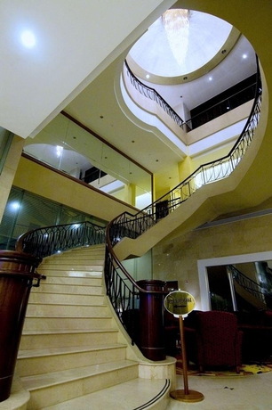Imagen de los interiores del Hotel Sri Petaling. Foto 10
