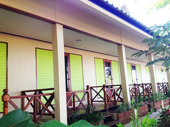 Imagen de los exteriores del Hotel Sri Phairin Resort. Foto 14