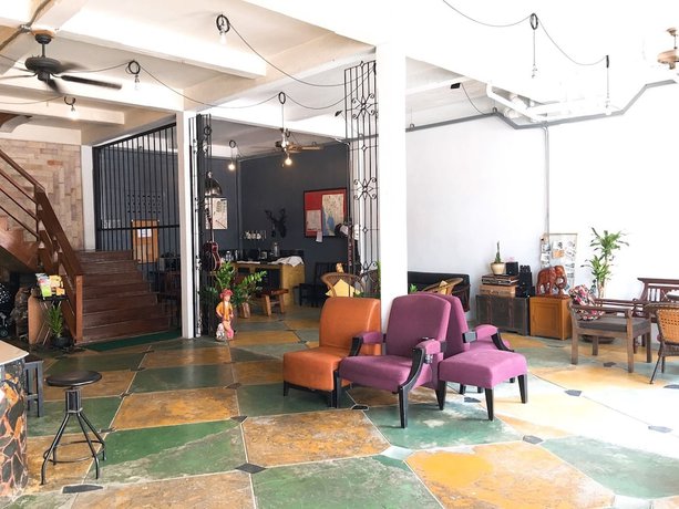 Imagen de los interiores del Hotel Sri Trang. Foto 18