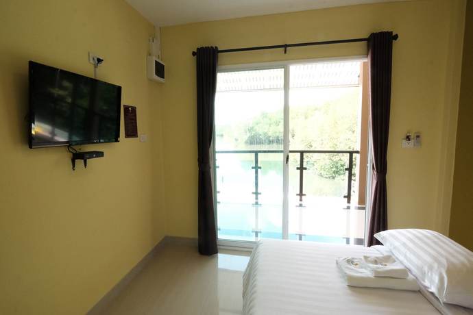 Imagen de la habitación del Hotel Srikanlaya Resort. Foto 5